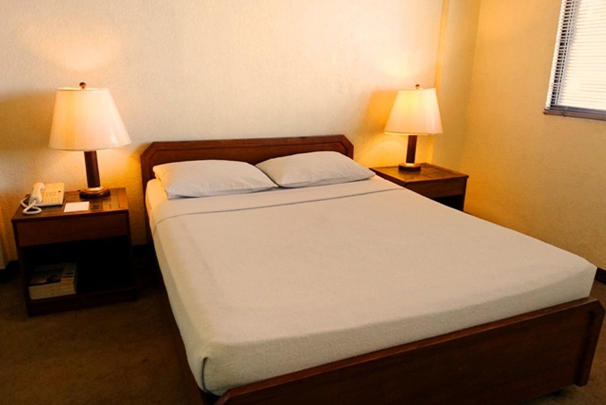 Amorsolo Mansion Hotel Makati City Bagian luar foto