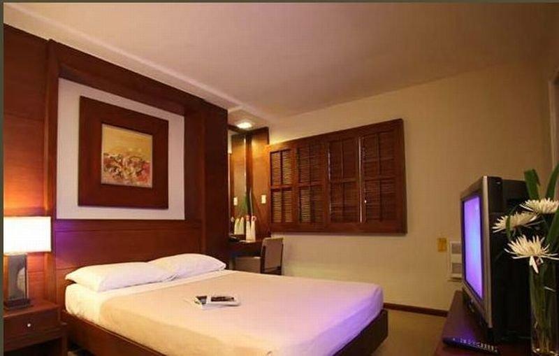 Amorsolo Mansion Hotel Makati City Bagian luar foto